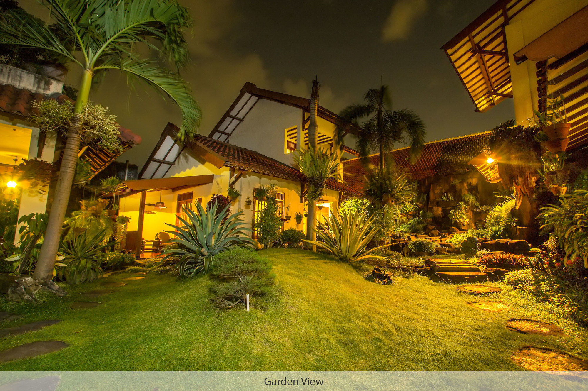 Duta Guest House Yogyakarta Esterno foto